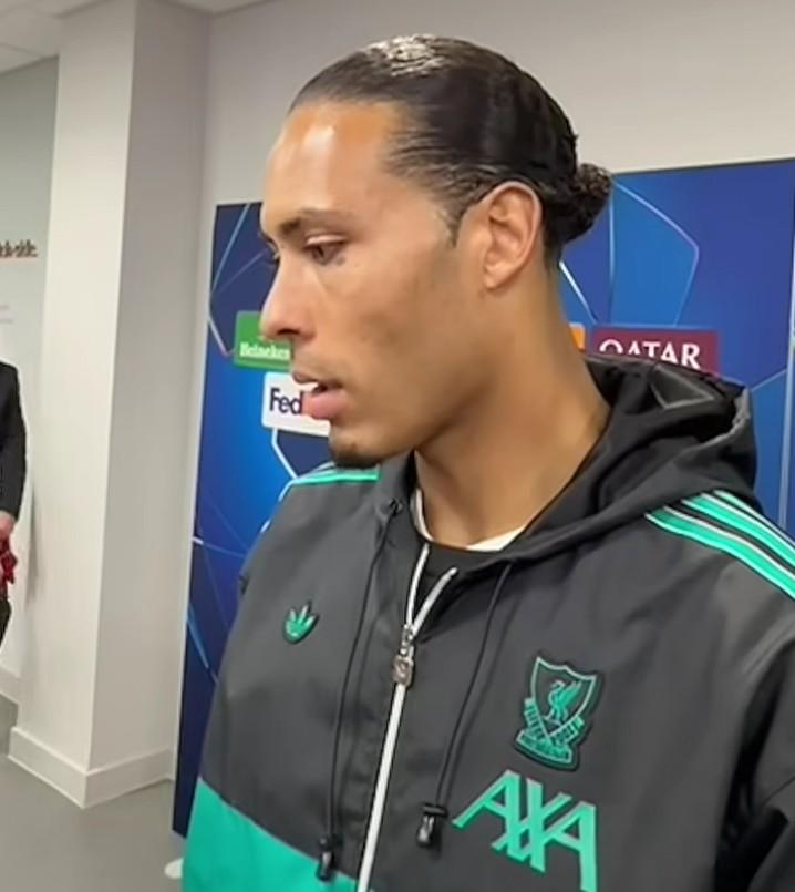 范戴克：布拉德利面對的是近年來最好的邊鋒之一 他的表現(xiàn)令人驚嘆