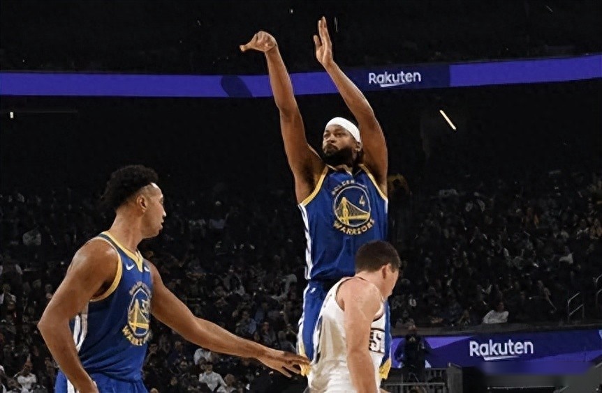 勇士?jī)纱笈浣窃俅巫兩恚∧碌瞎シ兰鎮(zhèn)湎拗撇伎?波斯特攻防兼?zhèn)浞€(wěn)定空間