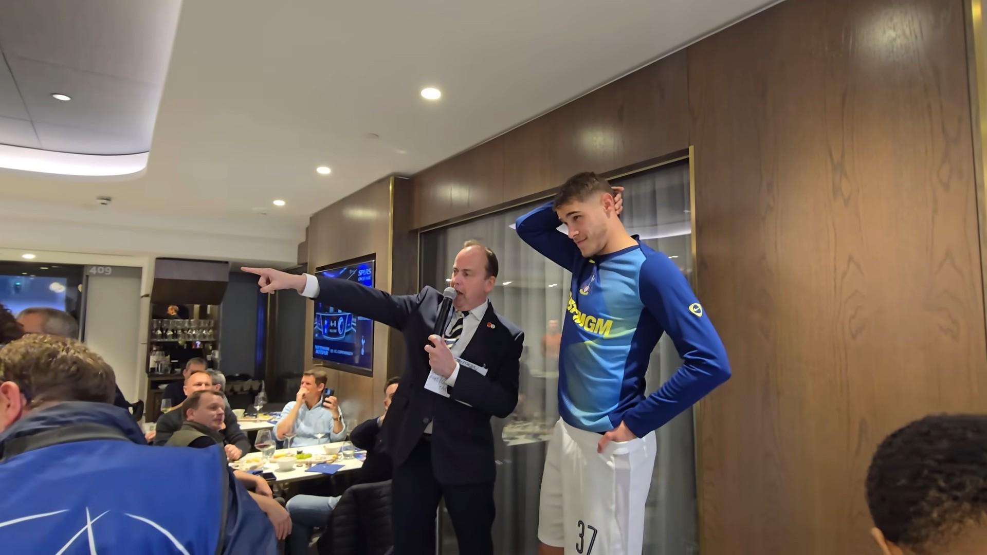 范德文：賽季初教練希望我能進(jìn)五個(gè)球；羅梅羅和我是兄弟